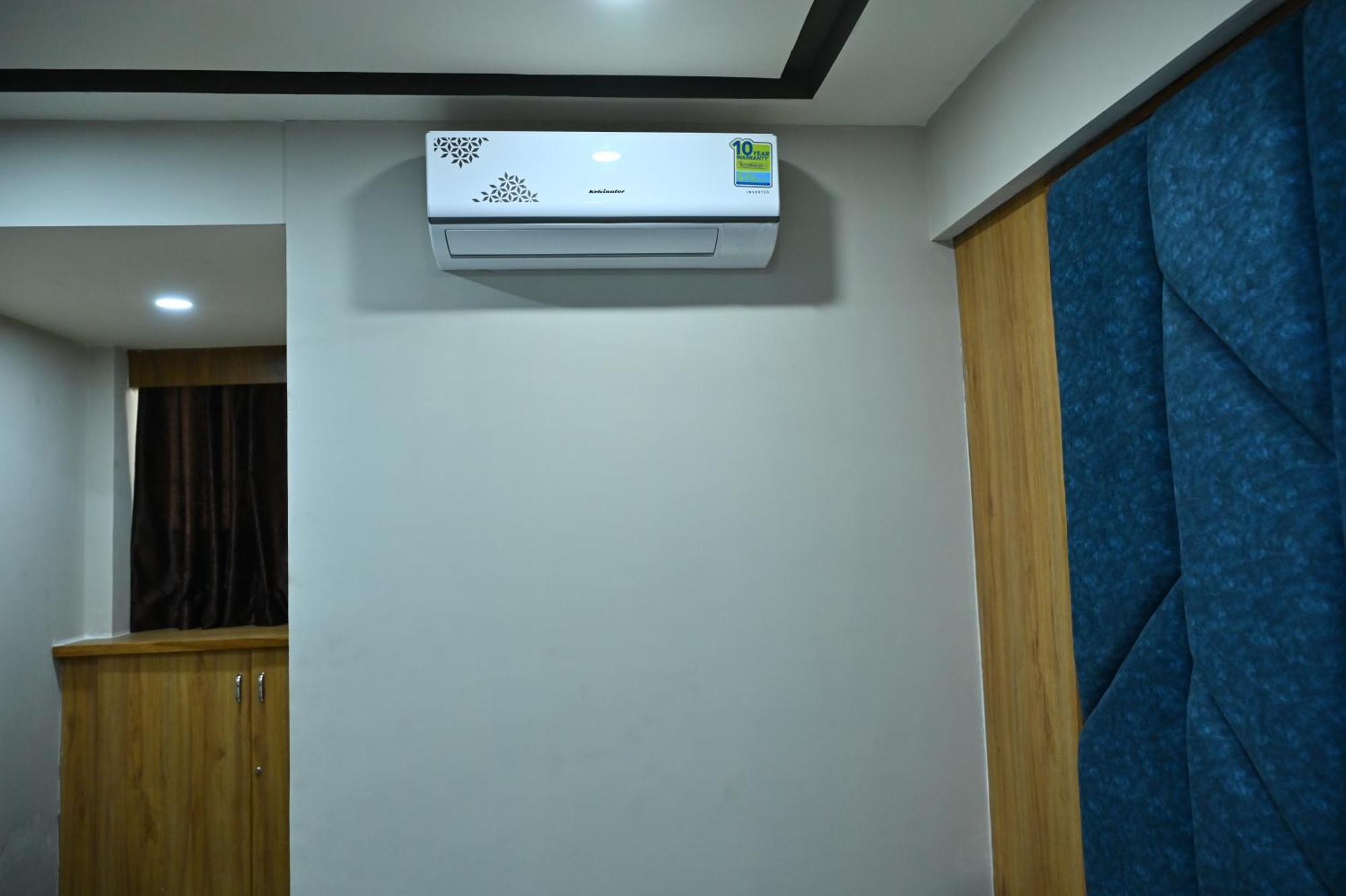 Hotel Sury Villa Ahmedabad Exterior foto